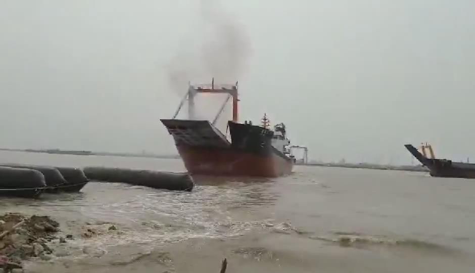  船舶交易网·www.86agency.com 南通运维处甲板驳船·浮动码头·码头驳船·驳船船舶交易网 找船,找货网,船舶寄售,船舶求购发布,开具船舶交易发票二手船舶信息新造甲板驳2艘出售甲板驳船·浮动码头·码头驳船·驳船船舶交易网 找船,找货网,船舶寄售,船舶求购发布,开具船舶交易发票 