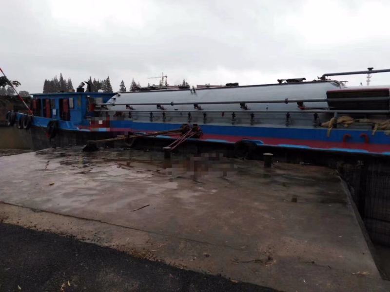  船舶交易网·www.86agency.com 南通运维处货船·散货船船舶交易网 找船,找货网,船舶寄售,船舶求购发布,开具船舶交易发票二手船舶信息2011年46.5米945吨水泥罐货船货船·散货船船舶交易网 找船,找货网,船舶寄售,船舶求购发布,开具船舶交易发票 