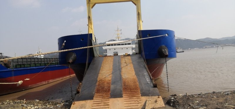  船舶交易网·www.86agency.com 南通运维处甲板驳船·浮动码头·码头驳船·驳船船舶交易网 找船,找货网,船舶寄售,船舶求购发布,开具船舶交易发票二手船舶信息2018年83.79米4223吨甲板驳船甲板驳船·浮动码头·码头驳船·驳船船舶交易网 找船,找货网,船舶寄售,船舶求购发布,开具船舶交易发票 