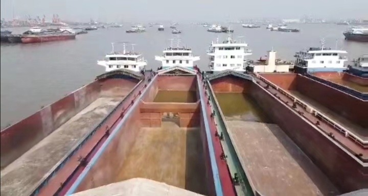  船舶交易网·www.86agency.com 南通运维处货船·散货船船舶交易网 找船,找货网,船舶寄售,船舶求购发布,开具船舶交易发票二手船舶信息2015年99.8米7016吨川江货船货船·散货船船舶交易网 找船,找货网,船舶寄售,船舶求购发布,开具船舶交易发票 