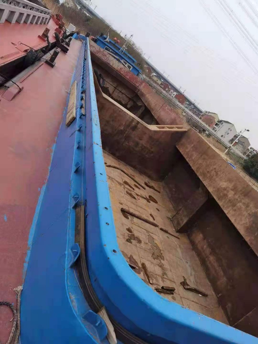  船舶交易网·www.86agency.com 南通运维处货船·散货船船舶交易网 找船,找货网,船舶寄售,船舶求购发布,开具船舶交易发票二手船舶信息2009年49.6米1158吨货船货船·散货船船舶交易网 找船,找货网,船舶寄售,船舶求购发布,开具船舶交易发票 